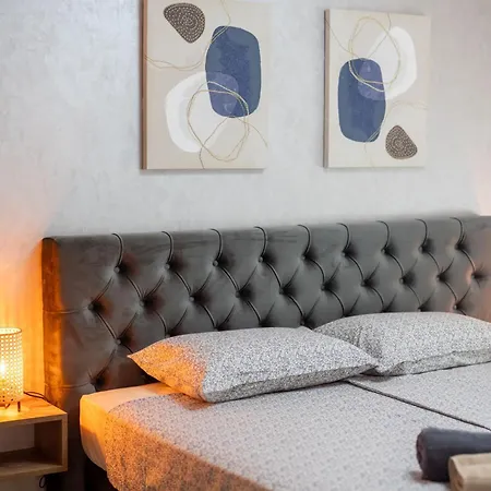 88 - Private Heated Pool Apartament Zadar