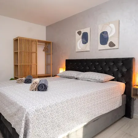 88 - Private Heated Pool