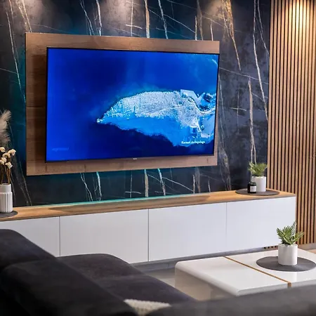 88 - Private Heated Pool 자다르