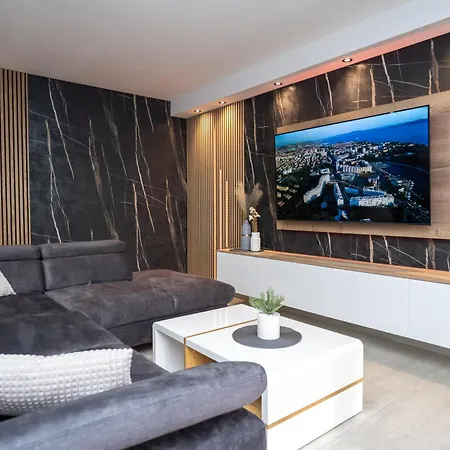 88 - Private Heated Pool * 자다르