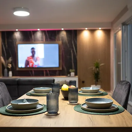 88 - Private Heated Pool