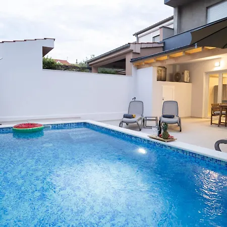 88 - Private Heated Pool *